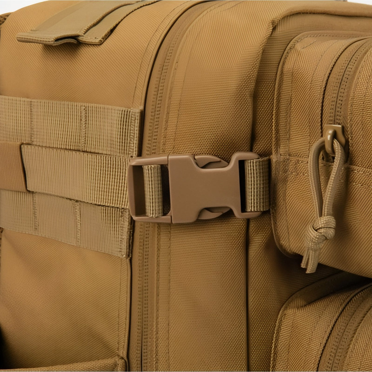 Military Backpack Sand 25L close-up zip closure - Dark Brown