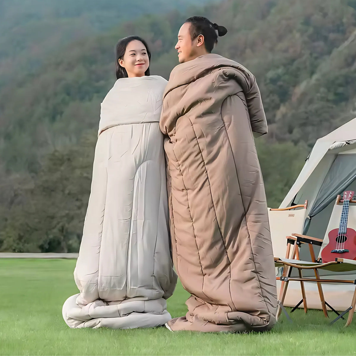 Detachable Two-Person Sleeping Bag two people snuggled - 12°C to 20°C / 2.6Kg - 5°C to 10°C / 3.2Kg